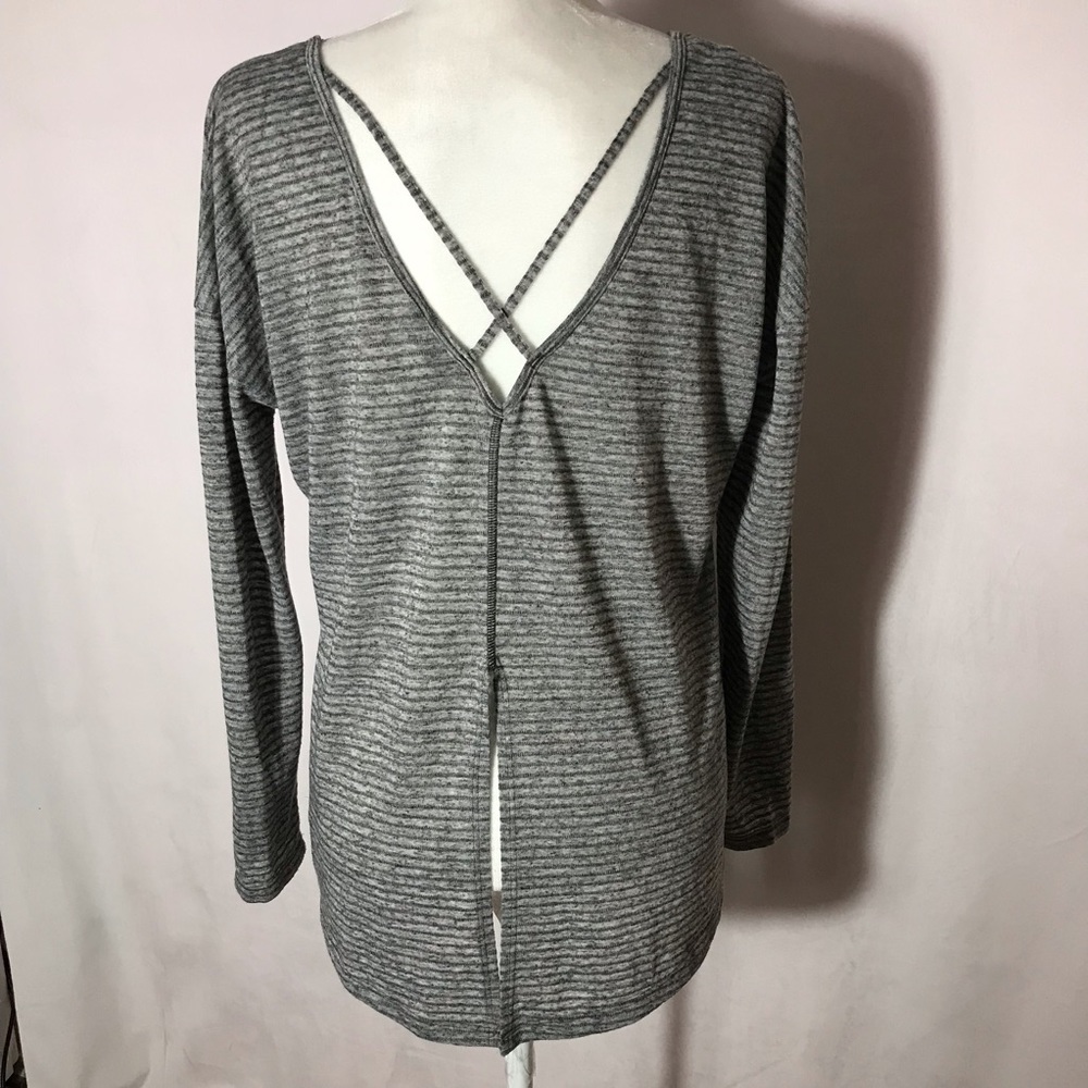 North Face Long Sleeve Shirt - Picture 6 of 7